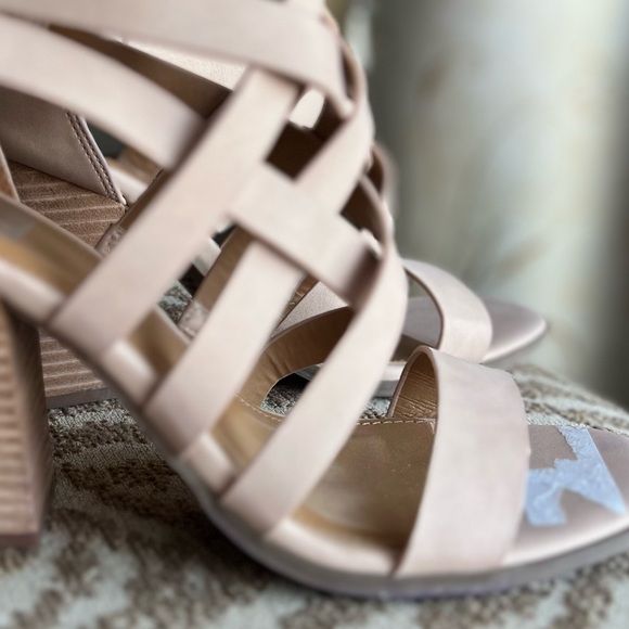 Nude strappy booties sandals - Picture 11 of 13